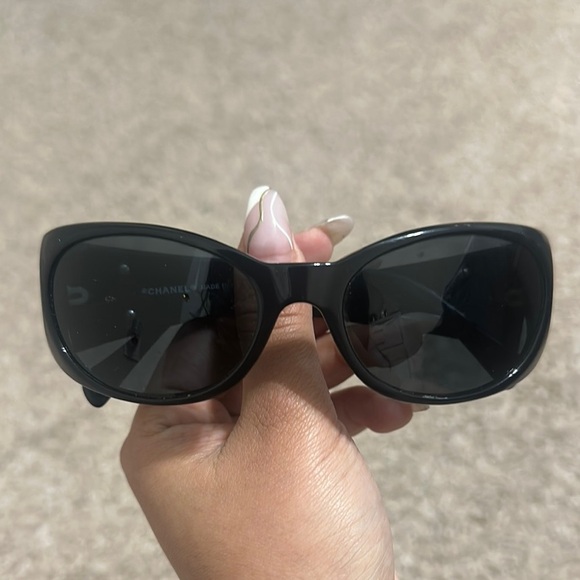 Chanel - Picture 1 of 5